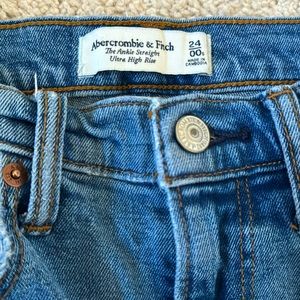 Abercrombie women’s jeans size 24-00 short